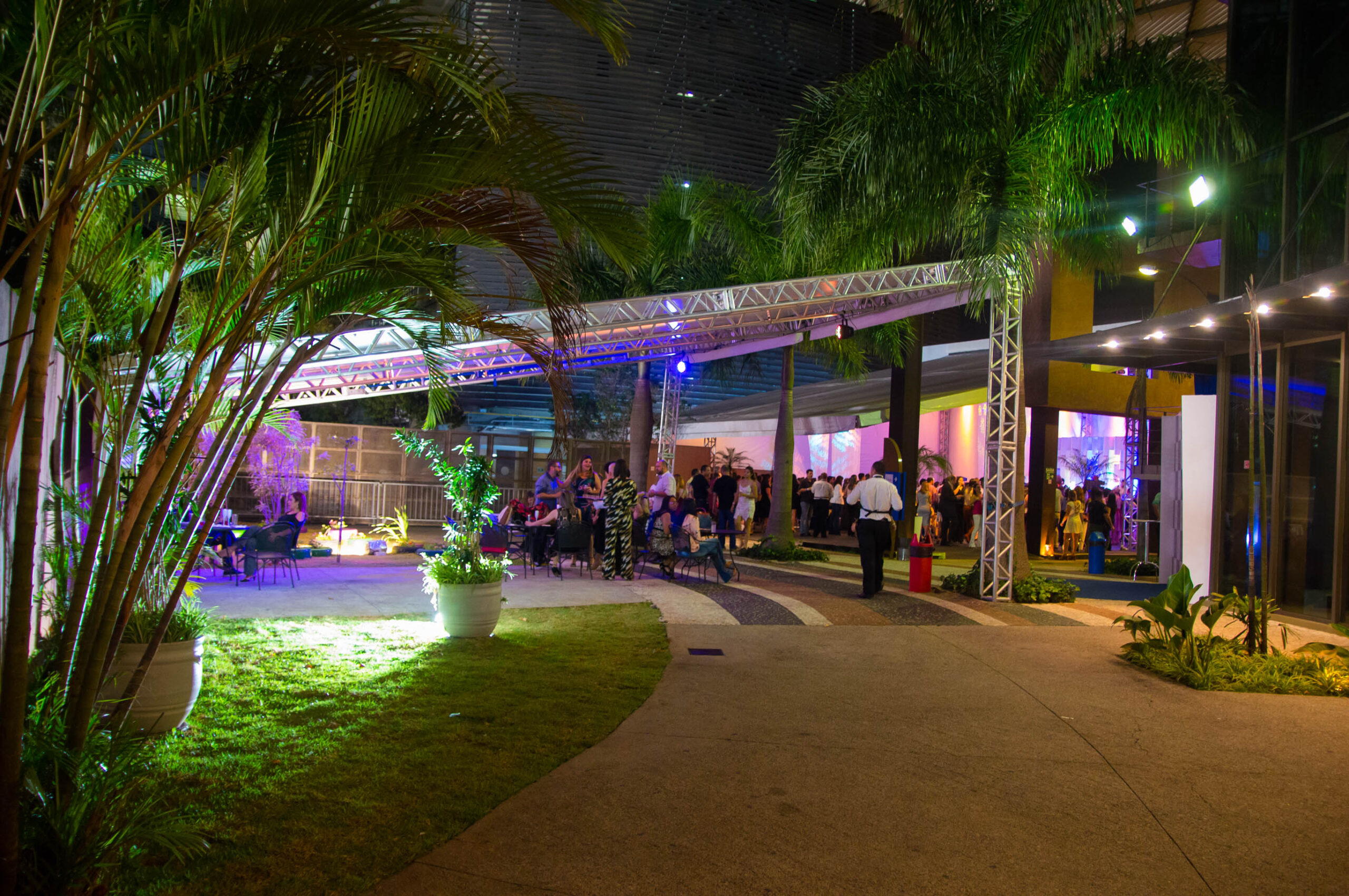 Stand Box Truss e Construídos